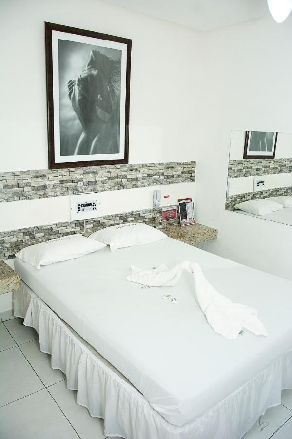Hotel Ellegance Salvador Bagian luar foto